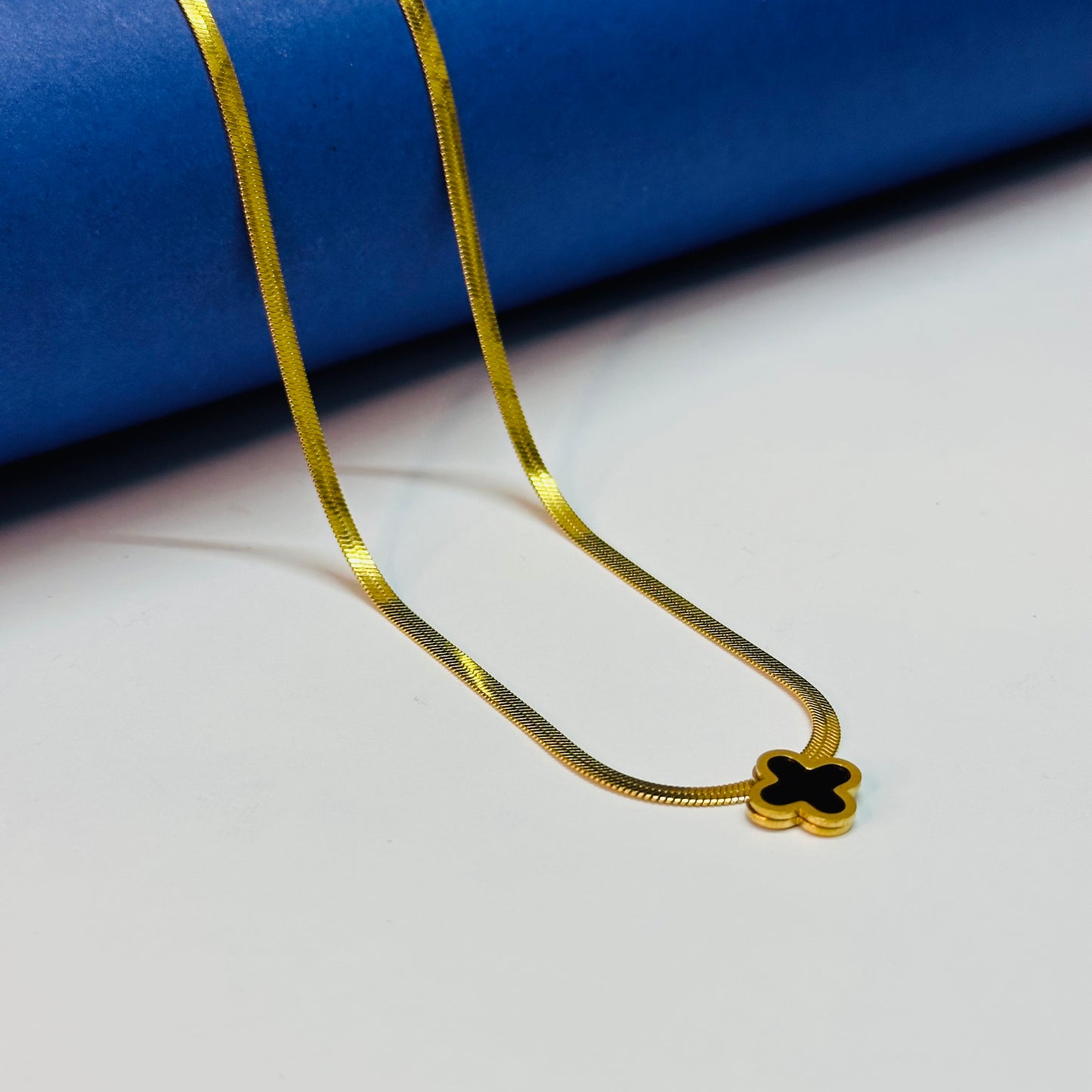 Clover Snake Necklace - Stainless Steel