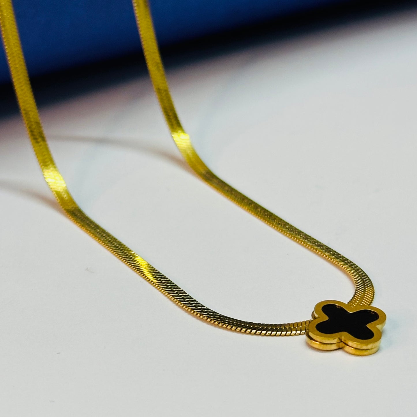 Clover Snake Necklace - Stainless Steel