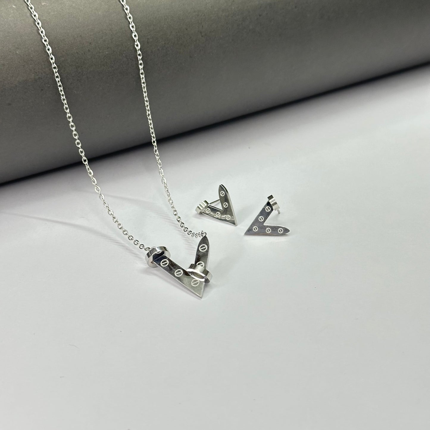 2 Pcs CRTR V Jewelry Set - Stainless Steel