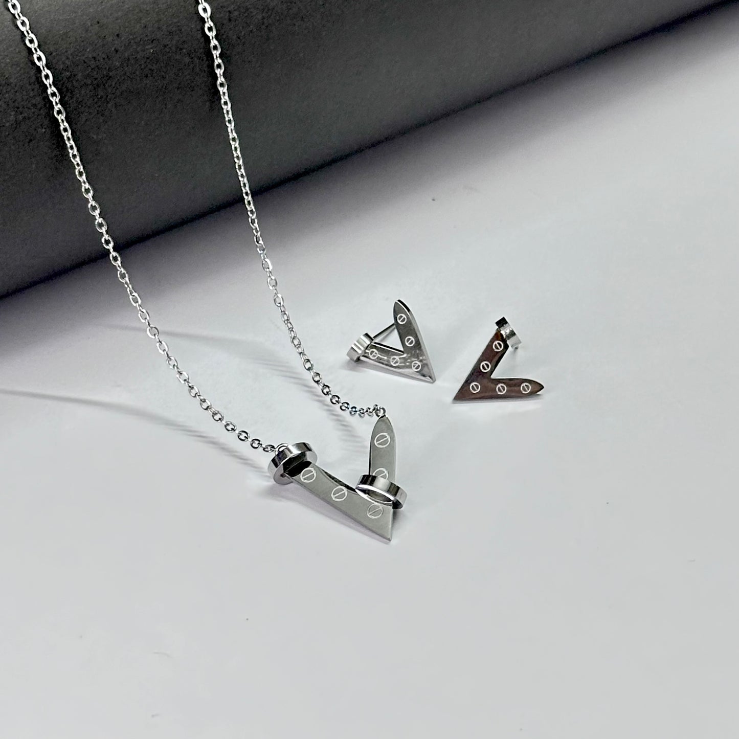 2 Pcs CRTR V Jewelry Set - Stainless Steel